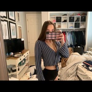 Long sleeve stripped navy crop top